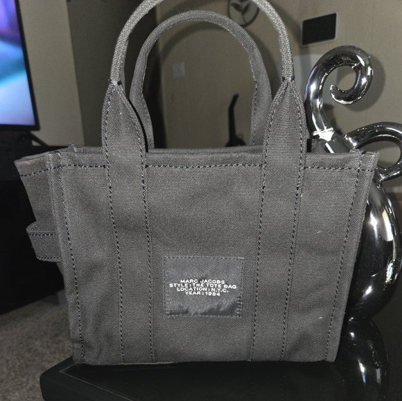 Marc Jacobs Small Tote Bag - Picture 5 of 9